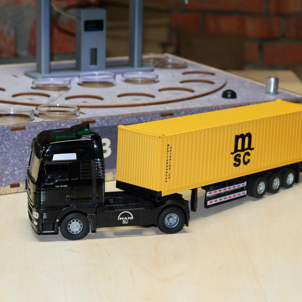 Наливатор АЗС на 7 чарок — Фура MAN 2604071314