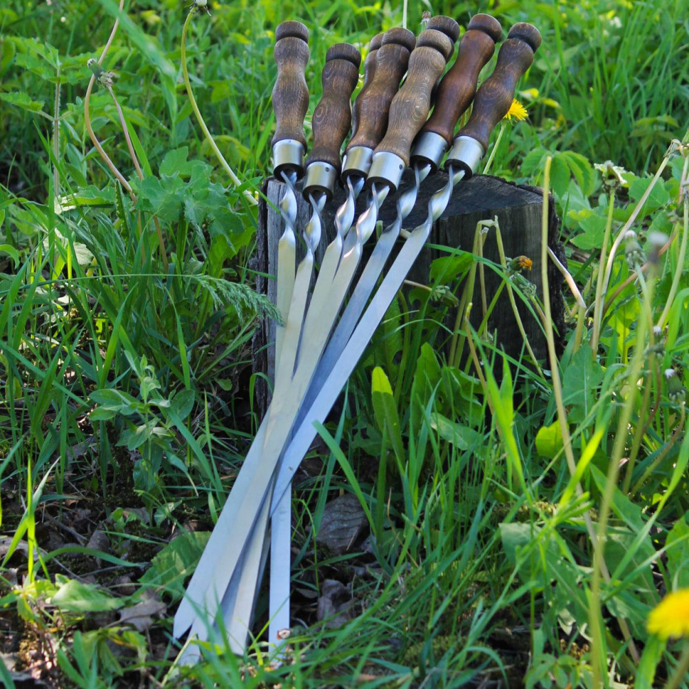 Нержавіючий шампур з ручкою з дерева 14 мм. 147