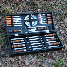 Набір для гриля та барбекю "Базовий" у дерев'яному кейсі з гравіюванням