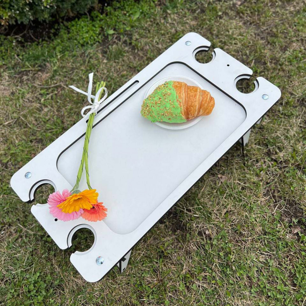 Білий столик-піднос для сніданків із гравіюванням SP00710