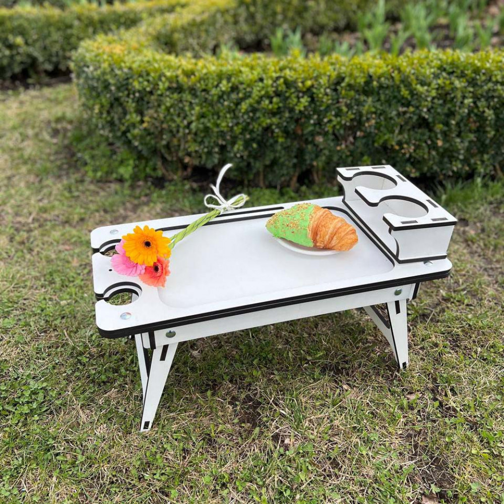 Білий столик-піднос для сніданків із гравіюванням SP00710