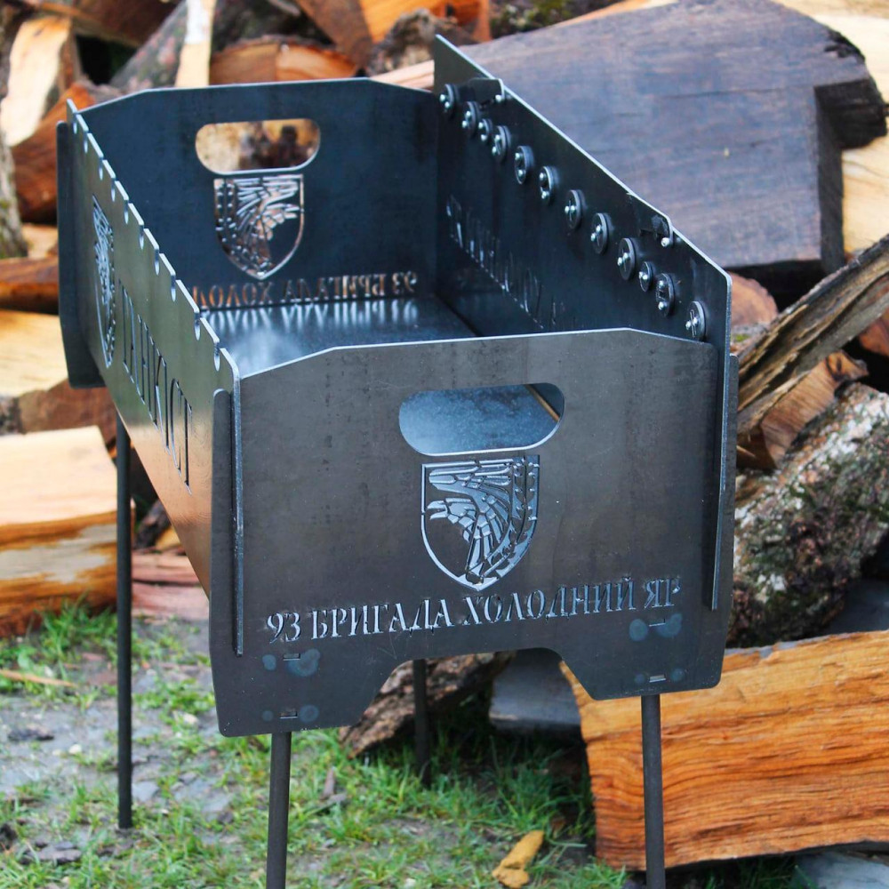 Мангал на довгих ніжках із вбудованою шашличницею та мотором на 10 шампурів 3 мм SP00280