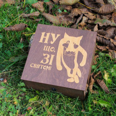 Наливатор алкогольний для напоїв на 4 чарки з гравіюванням - зі святом