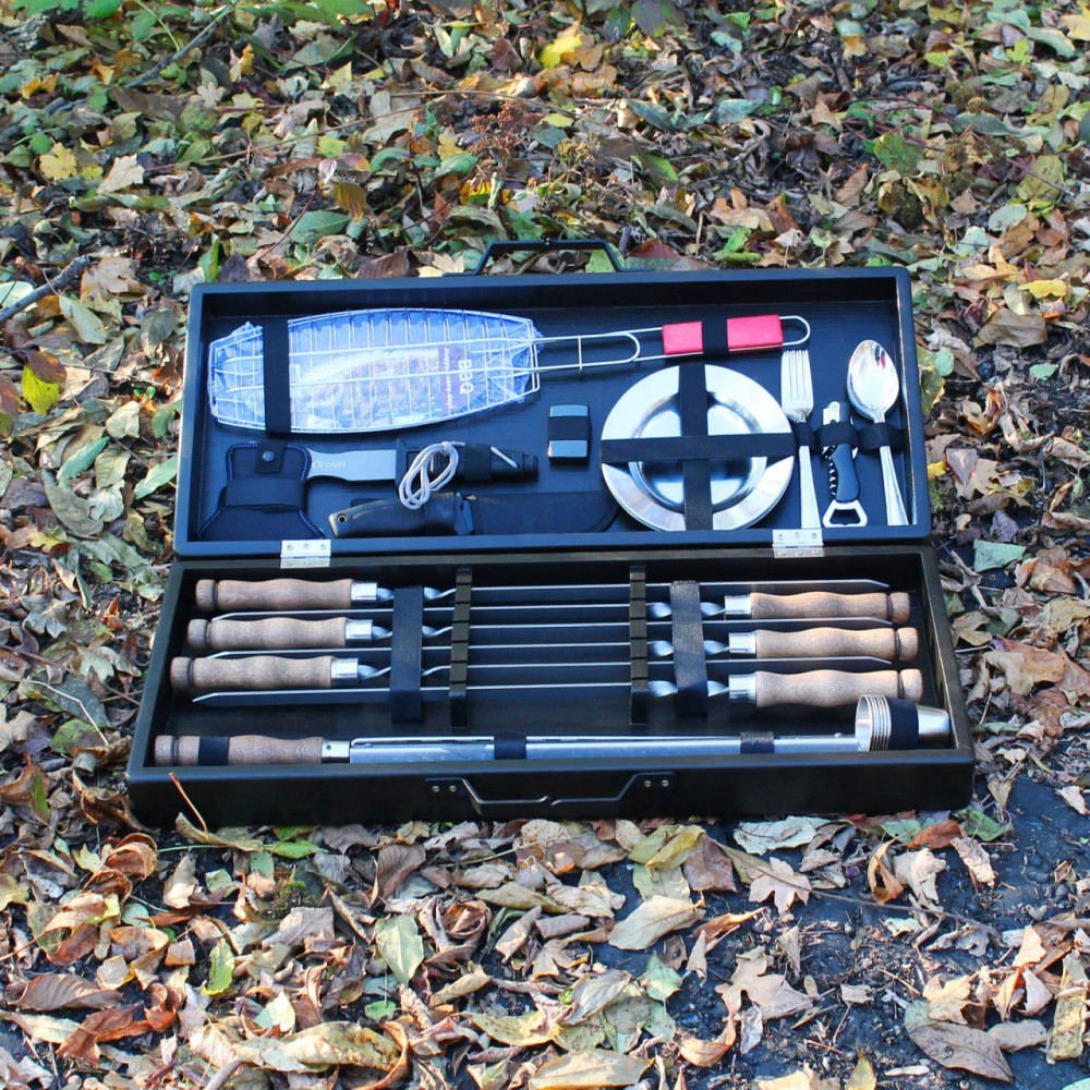 Набір для гриля та барбекю "Традиційний" у дерев'яному кейсі SP86939