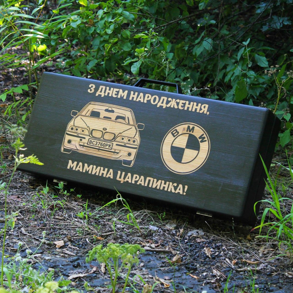 Набір для гриля та барбекю "Традиційний" у дерев'яному кейсі SP86939