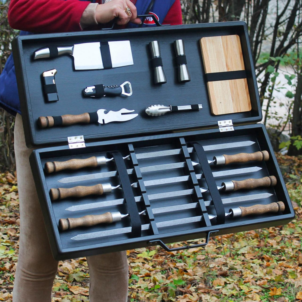 Набір для гриля та барбекю "Традиційний" у дерев'яному кейсі SP91085