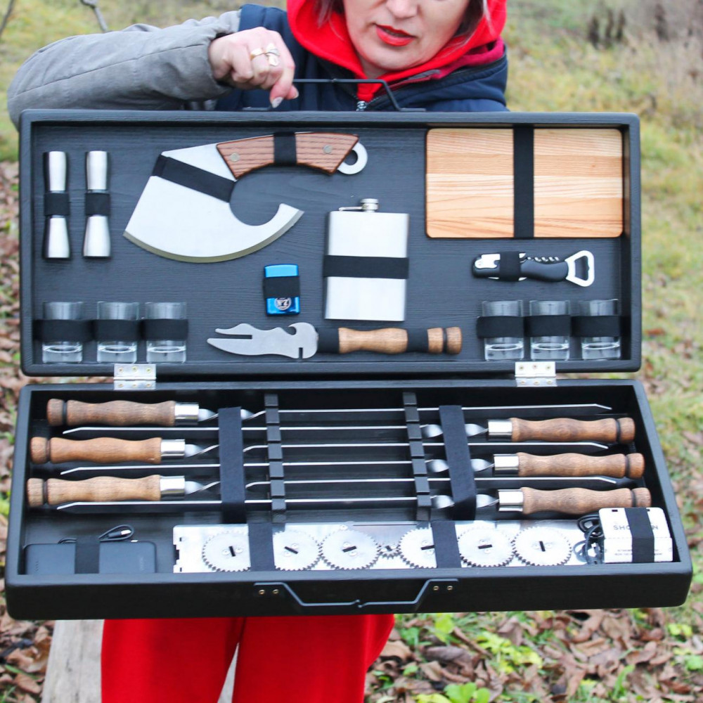 Набір для гриля та барбекю "Гетьманський" у дерев'яному кейсі SP95216