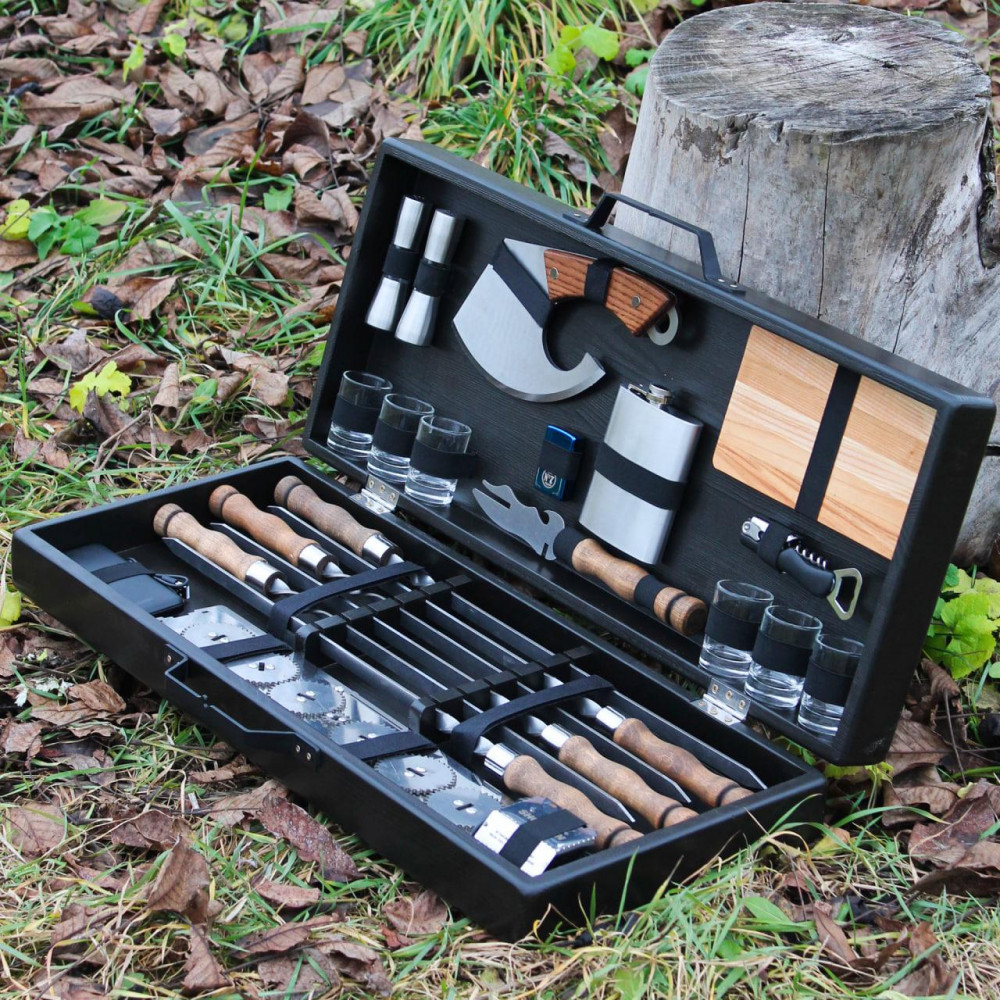 Набір для гриля та барбекю "Гетьманський" у дерев'яному кейсі SP95216