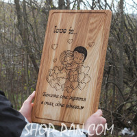 Кухонная доска с гравировкой LOVE IS